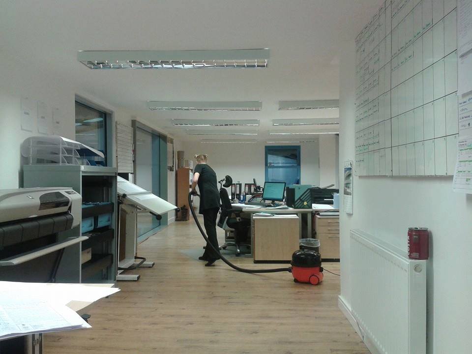 Class Cleaning Services - Commercial Cleaning Services in Tameside